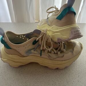 Sorel Women's Cream and Teal Sneakers Worn Once.